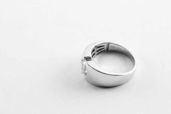 sehr schöner Ring in Sterlingsilber mit Zirkonia – Bild 3