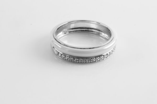 Ring in Sterlingsilber mit Perlmutt und Zirkonia
