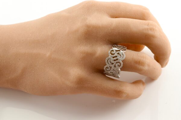 verspielter Ring in Sterlingsilber mit Zirkonia – Bild 2