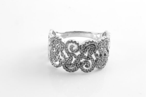 verspielter Ring in Sterlingsilber mit Zirkonia