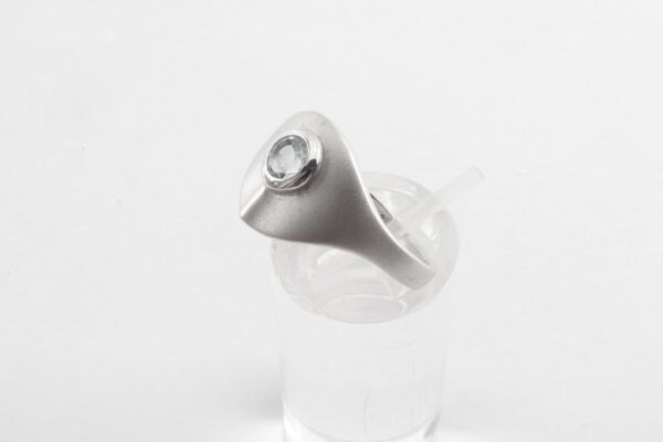 feiner Silberring mattiert mit Aquamarin – Bild 3