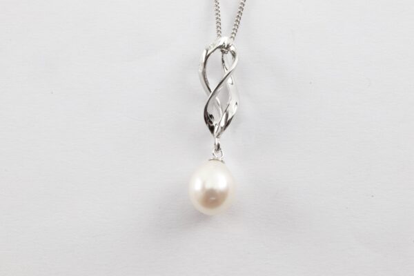 Collier in Sterlingsilber rhodiniert mit SWZ - Perle