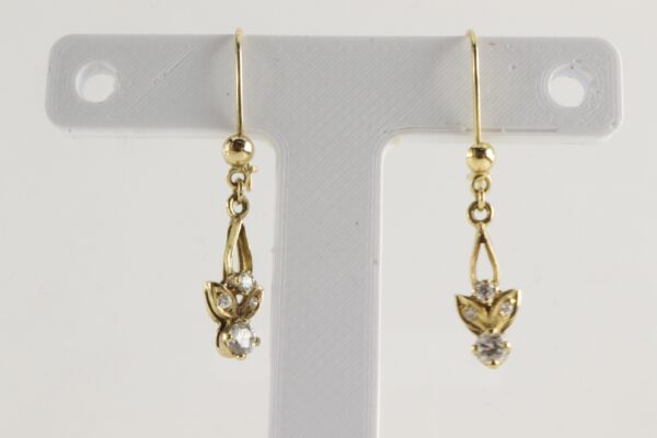 feine Ohrringe in Gelbgold mit Zirkonia