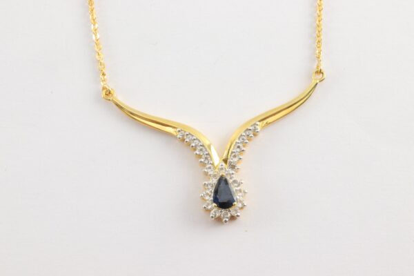 Collier in Sterlingsilber vergoldet mit Saphir