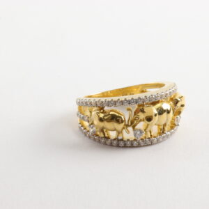 Ring mit Elefanten und Zirkonia in Sterlingsilber