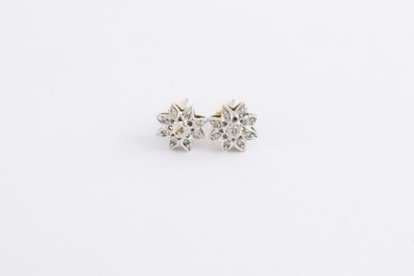 kleine Ohrstecker Blume in Gelbgold mit Diamanten – Bild 2