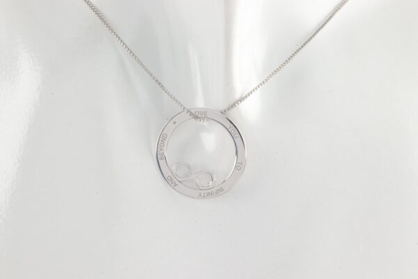 feines Collier in Sterlingsilber mit Unendlichkeitszeichen – Bild 4