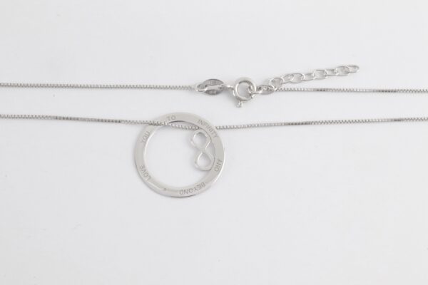 feines Collier in Sterlingsilber mit Unendlichkeitszeichen