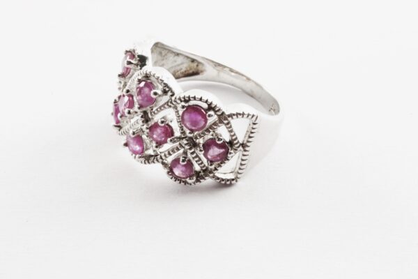 sehr schöner Ring in Sterlingsilber mit Rubin