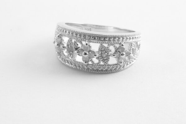 Damenring in Sterlingsilber mit Diamanten
