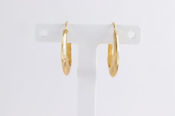 Creolen in Gelbgold mit Streifendesigne – Bild 4
