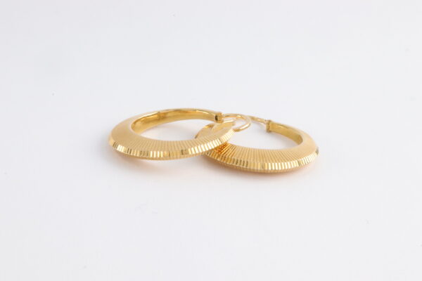 Creolen in Gelbgold mit Streifendesigne – Bild 7
