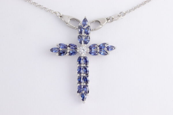 Kreuz mit Kette in Sterlingsilber rhodiniert – Bild 3