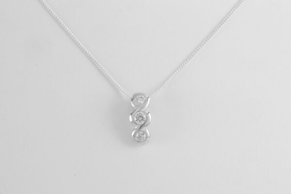 Collier in Sterlingsilber mit Zirkonia