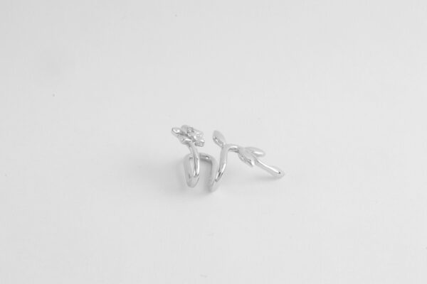 sehr schöne Ohrspange in Sterlingsilber mit Diamant – Bild 5