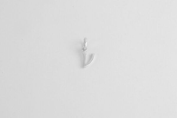 Buchstabe " V "  in Sterlingsilber rhodiniert