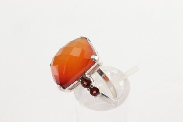 Ring in Sterlingsilber mit Karneol und Granat