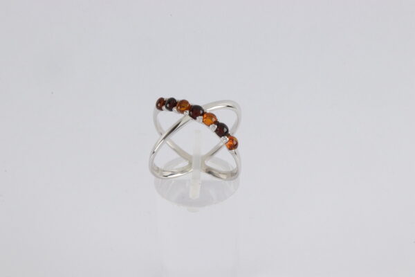 Ring in Sterlingsilber mit Bernstein