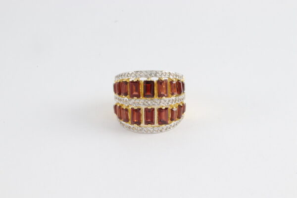 sehr schöner Ring in Sterlingsilber vergoldet mit Granat