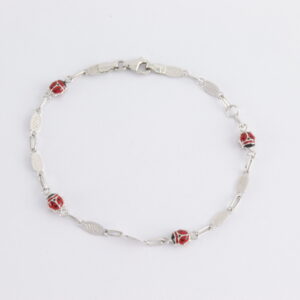 Armband in Weißgold mit Marienkäfer