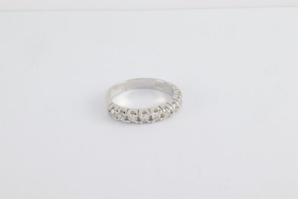feiner Ring in Sterlingsilber mit Zirkonia