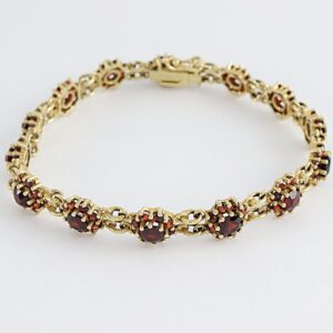 Armband aus Gelbgold mit Granat