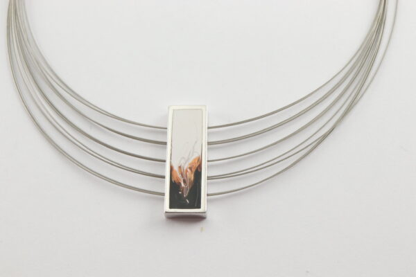 Collier in Sterlingsilber und Edelstahl