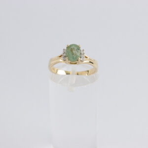sehr feiner Ring in Gelbgold mit Diamanten