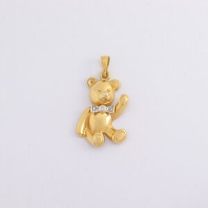 winkender kleiner Bär in Gelbgold