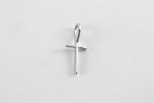 feines, einfaches Kreuz in Sterlingsilber